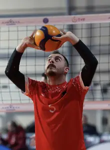 Uras Özşay